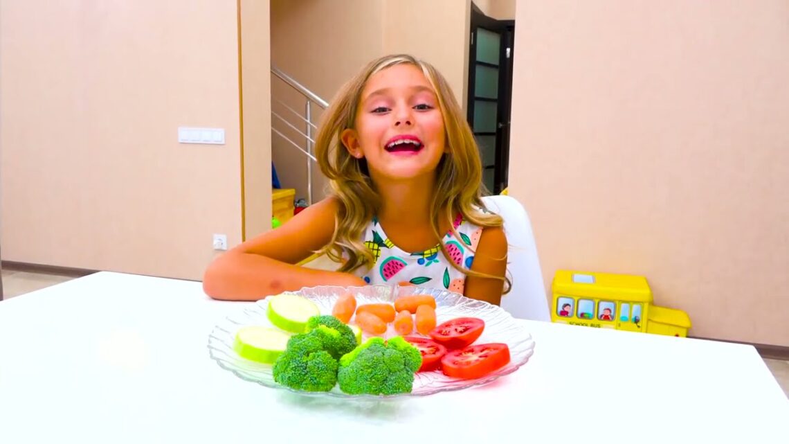 super Kid TV  – Sasha Play with vegetables – healthy nutrition for children