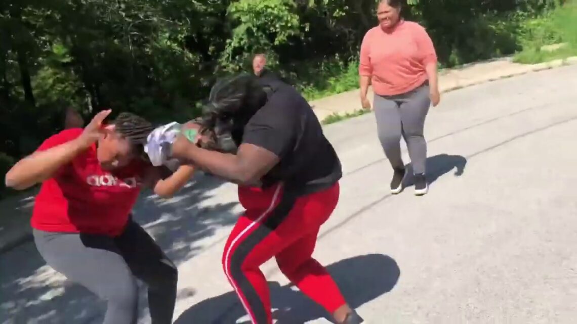 Two Fat GIRLS FIGHT OVER FOOD | fightscene