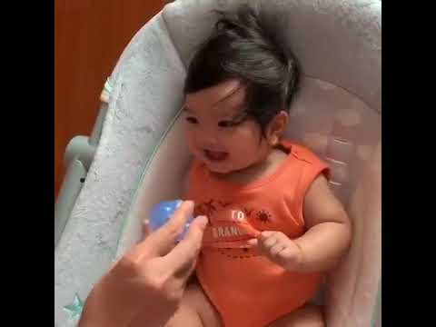 Try not to smile with funny Mom and daughter moment .