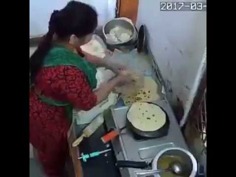 cooking woman theift Chapatti