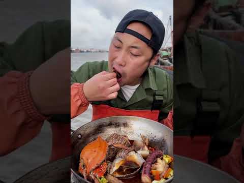 eating seafood – eat spicy octopus🦑🦀🦐🦞🐟 🤤 fisherman eating delicious seafood boil!